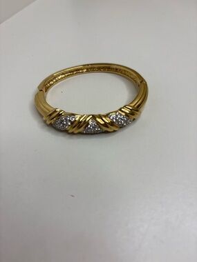 Vintage Gold Tone Pave Crystal Hinged Bangle Bracelet Ribbed Twist Design